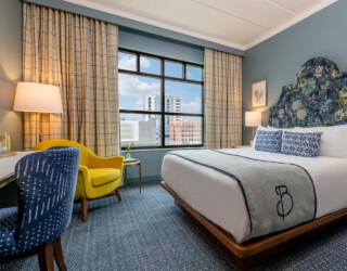 Fort Wayne Bradley Hotel guestroom